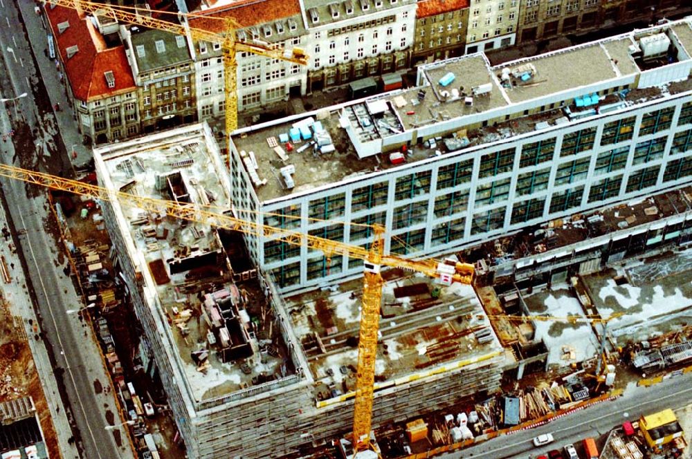 Luftaufnahme Berlin - 12.02.1995 Rekonstruktion Hotel Metropol an der Friedrichstraße