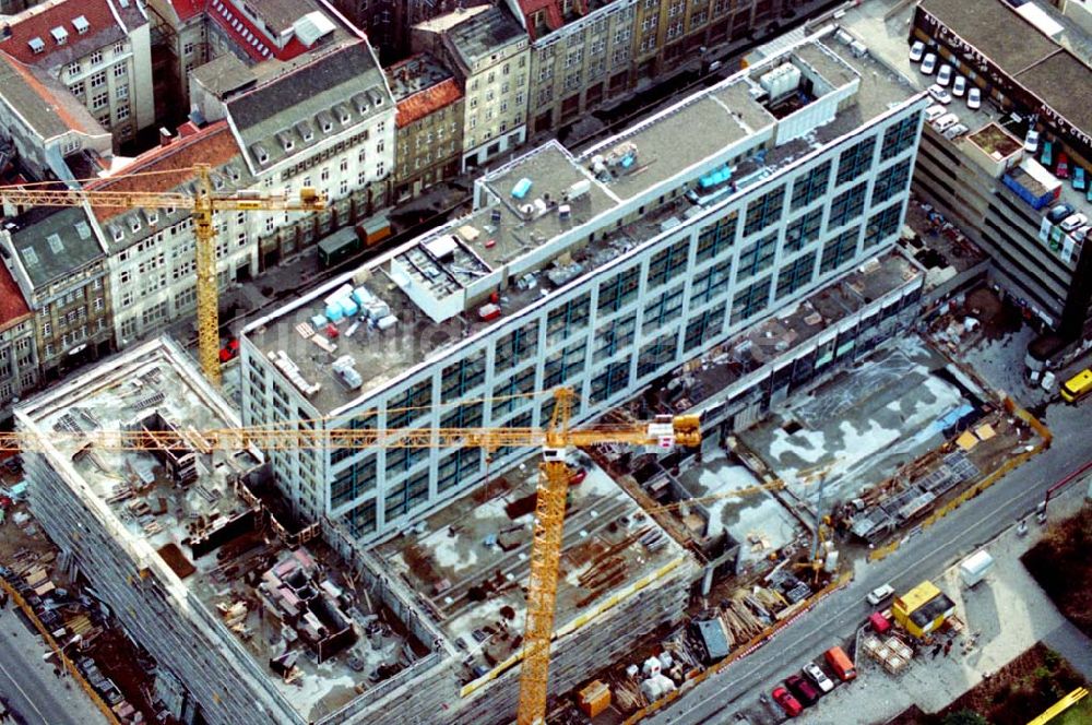 Luftaufnahme Berlin - 12.02.1995 Rekonstruktion Hotel Metropol an der Friedrichstraße