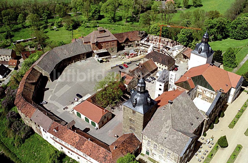 Hundisburg/Sachsen-Anhalt aus der Vogelperspektive: Rekonstruktion der Hundisburg südlich von Haldensleben in Sachsen-Anhalt Museum Haldensleben Breiter Gang 1, 39340 Haldensleben Telefon (0 39 04) 27 10 , Fax (0 39 04) 27 10 museumhaldensleben@t-online