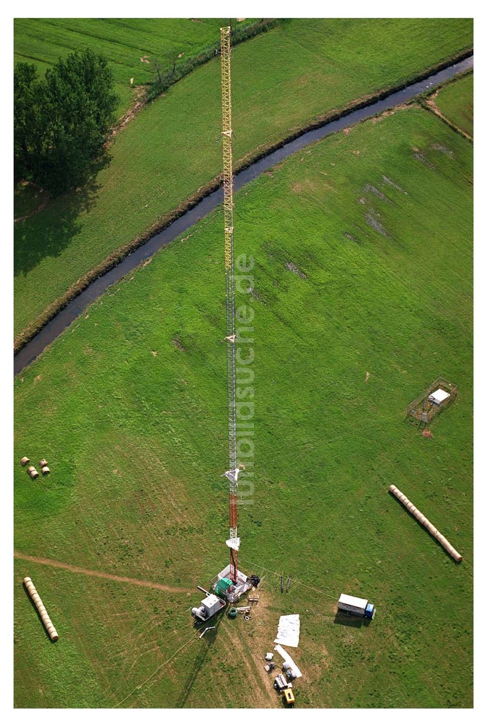 Luftaufnahme Sambach/ Rheinland-Pfalz - Rekonstruktion Sendeturm Sambach