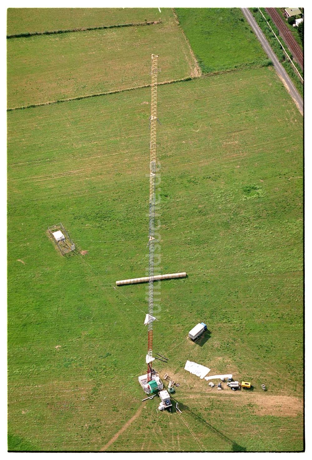 Luftaufnahme Sambach/ Rheinland-Pfalz - Rekonstruktion Sendeturm Sambach