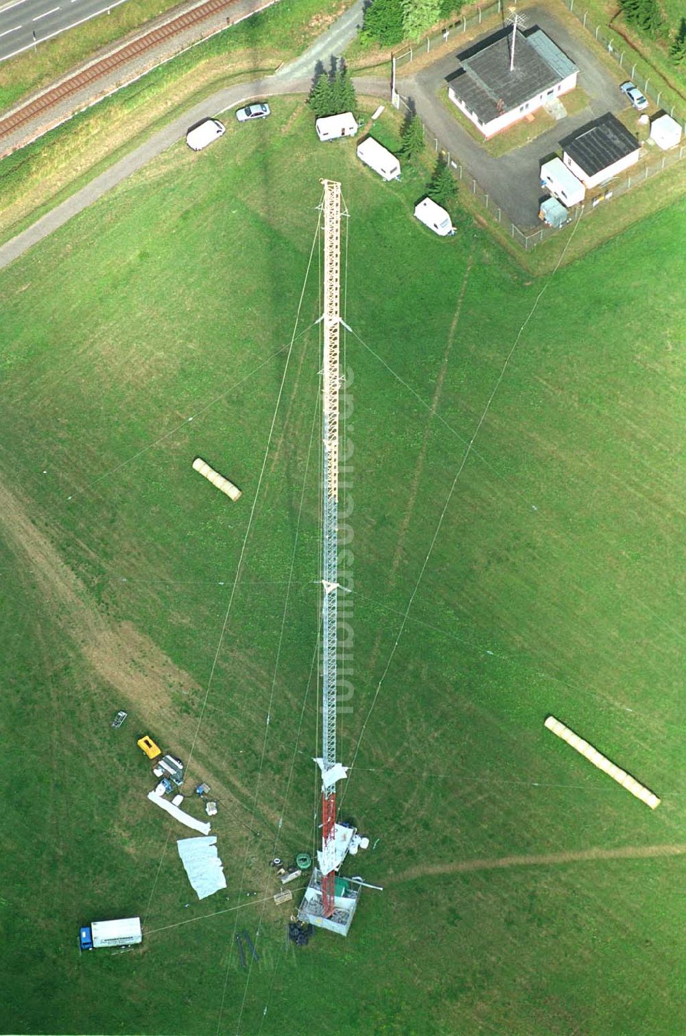 Luftaufnahme Sambach/ Rheinland-Pfalz - Rekonstruktion Sendeturm Sambach