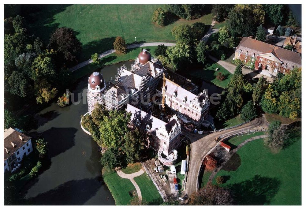 Bad Muskau aus der Vogelperspektive: Rekonstruktionsarbeiten am Neuen Schloß in Bad Muskau / Lausitz - Brandenburg.