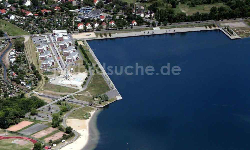 Luftaufnahme Bitterfeld - Rekultivierungsfläche Wasserfront am Bernsteinsee in Bitterfeld in Sachsen-Anhalt