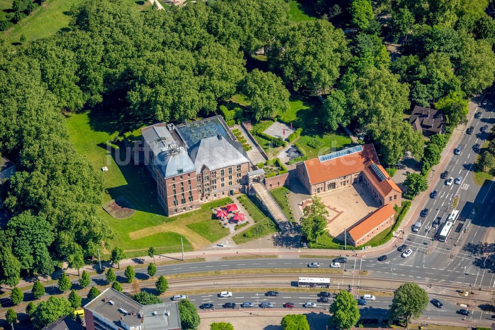 Gladbeck von oben - Renaissanceschloss Horst in Gelsenkirchen im Bundesland Nordrhein-Westfalen