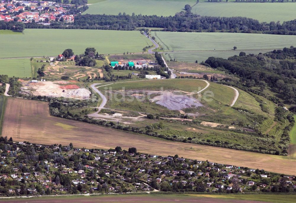 Jena aus der Vogelperspektive: Renaturierte Deponie Küchelgrube und Motocross-Strecke Mattstedt bei Apolda im Bundesland Thüringen