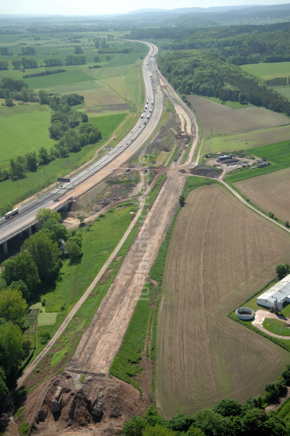 Luftbild Wutha-Farnroda - Renaturierung der Autobahn- Trasse der BAB A4 über die Hörselberge im Waldgebiet in Wutha-Farnroda im Bundesland Thüringen, Deutschland