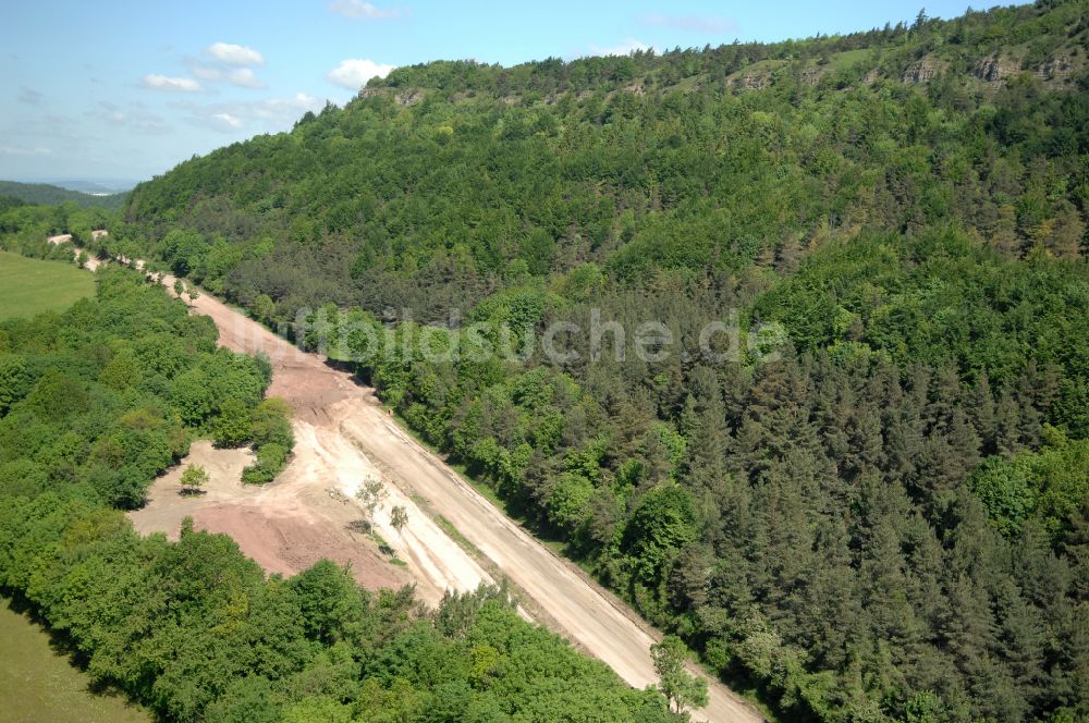 Luftaufnahme Wutha-Farnroda - Renaturierung der Autobahn- Trasse der BAB A4 über die Hörselberge im Waldgebiet in Wutha-Farnroda im Bundesland Thüringen, Deutschland