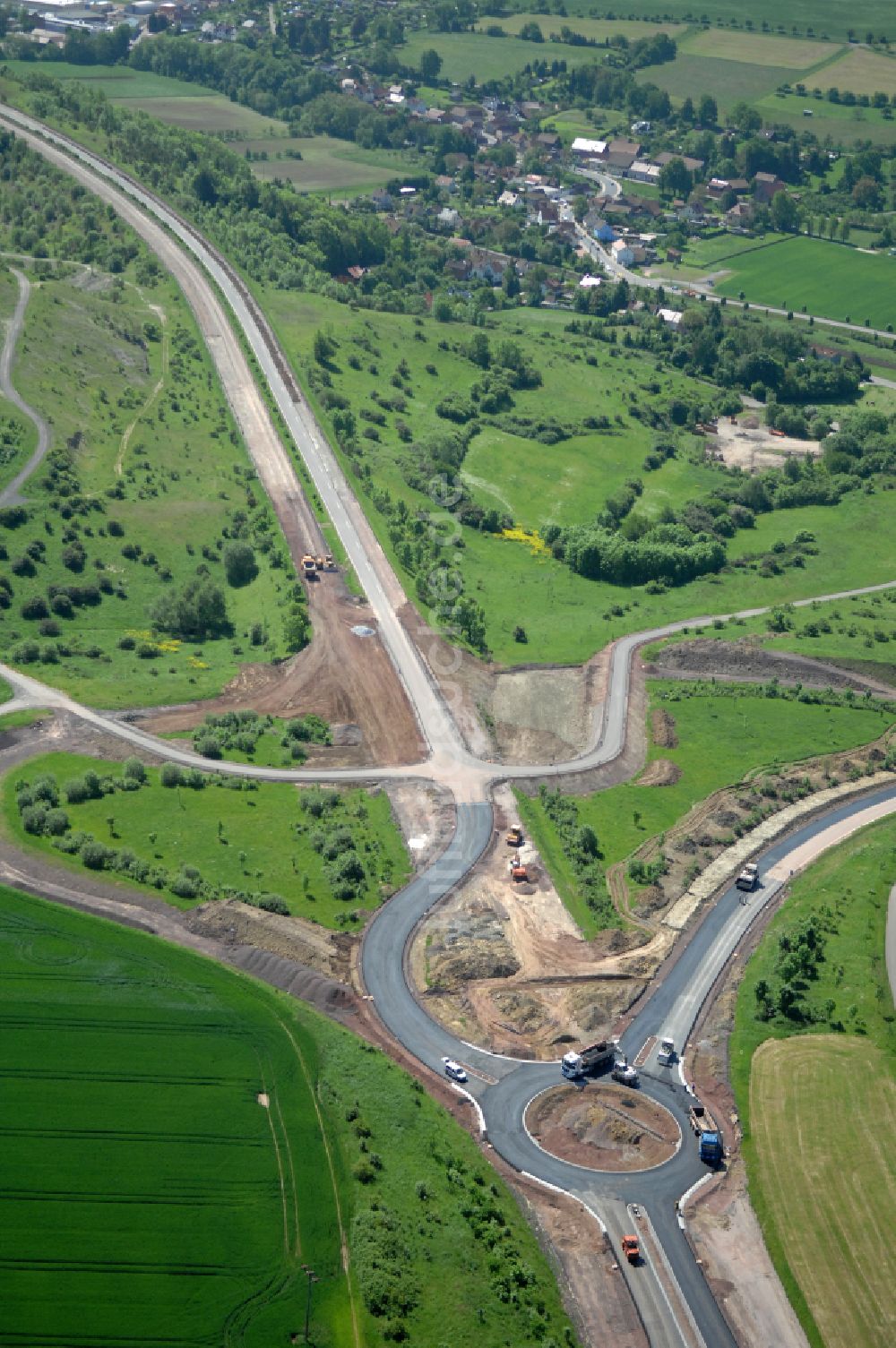 Wutha-Farnroda von oben - Renaturierung der Autobahn- Trasse der BAB A4 über die Hörselberge im Waldgebiet in Wutha-Farnroda im Bundesland Thüringen, Deutschland