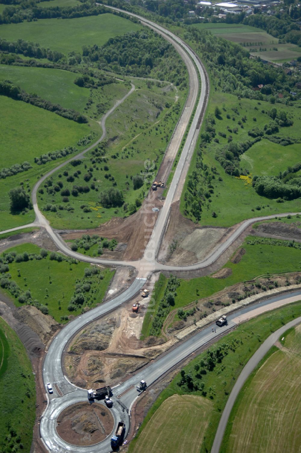 Wutha-Farnroda aus der Vogelperspektive: Renaturierung der Autobahn- Trasse der BAB A4 über die Hörselberge im Waldgebiet in Wutha-Farnroda im Bundesland Thüringen, Deutschland