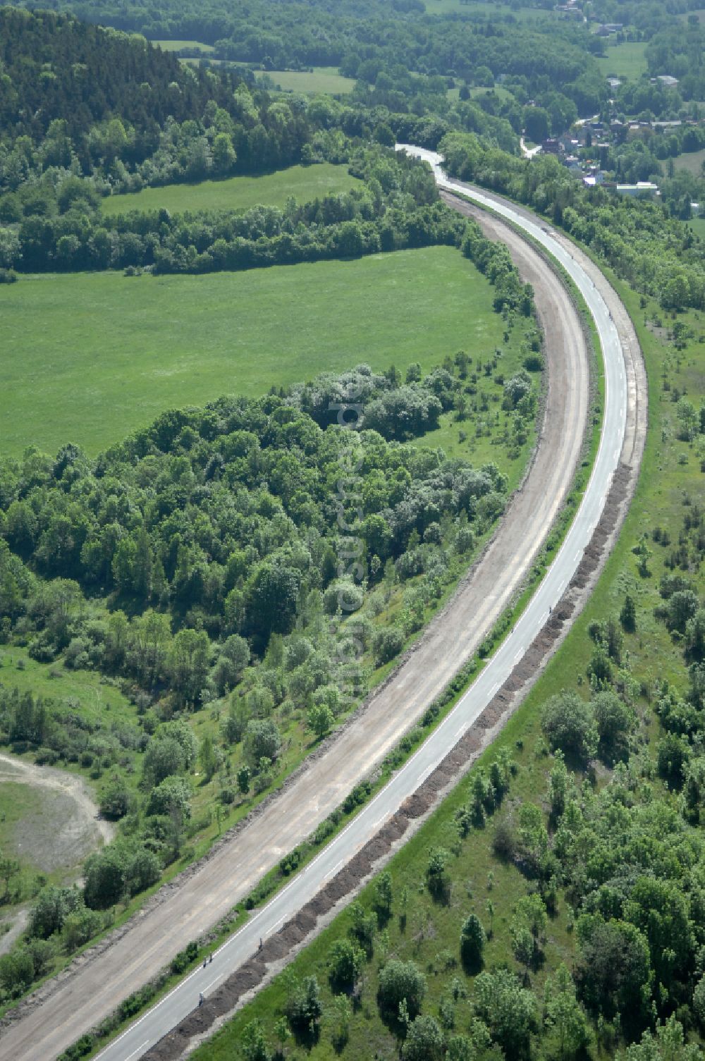 Luftbild Wutha-Farnroda - Renaturierung der Autobahn- Trasse der BAB A4 über die Hörselberge im Waldgebiet in Wutha-Farnroda im Bundesland Thüringen, Deutschland