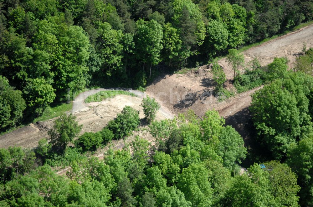 Wutha-Farnroda aus der Vogelperspektive: Renaturierung der Autobahn- Trasse der BAB A4 über die Hörselberge im Waldgebiet in Wutha-Farnroda im Bundesland Thüringen, Deutschland