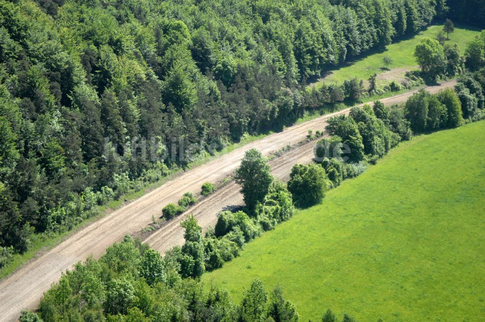 Wutha-Farnroda aus der Vogelperspektive: Renaturierung der Autobahn- Trasse der BAB A4 über die Hörselberge im Waldgebiet in Wutha-Farnroda im Bundesland Thüringen, Deutschland