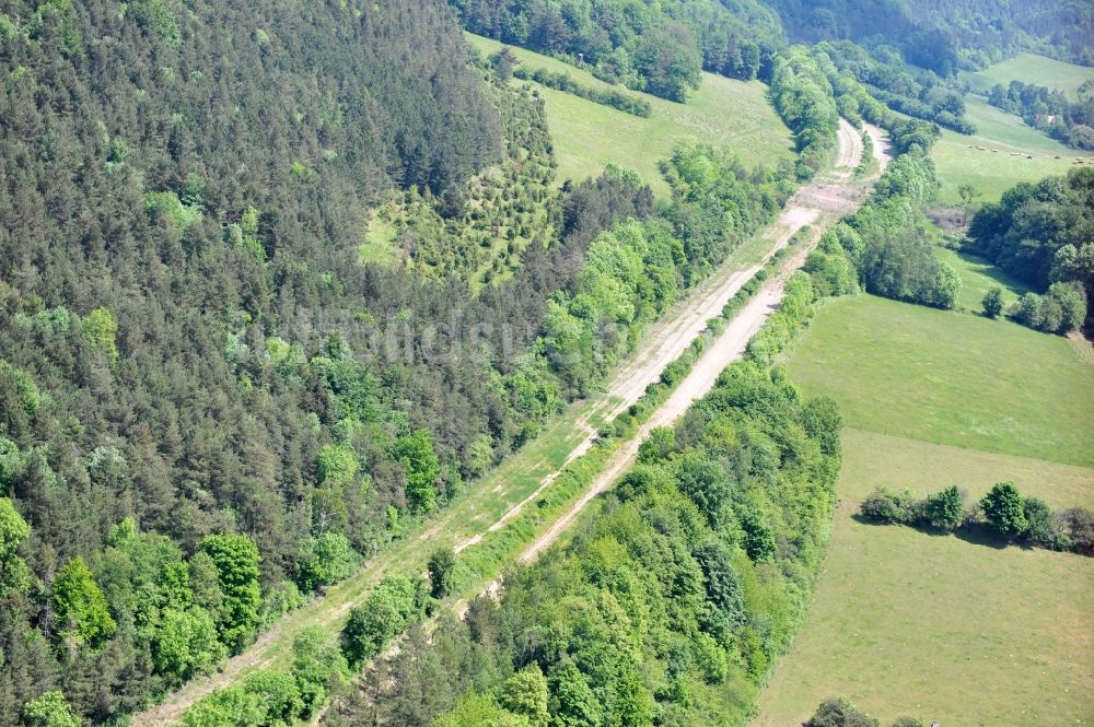 Wutha-Farnroda aus der Vogelperspektive: Renaturierung der Autobahn- Trasse der BAB A4 über die Hörselberge im Waldgebiet in Wutha-Farnroda im Bundesland Thüringen, Deutschland