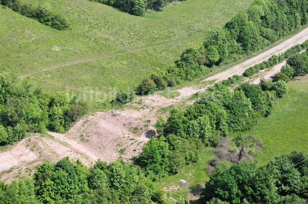 Luftaufnahme Wutha-Farnroda - Renaturierung der Autobahn- Trasse der BAB A4 über die Hörselberge im Waldgebiet in Wutha-Farnroda im Bundesland Thüringen, Deutschland