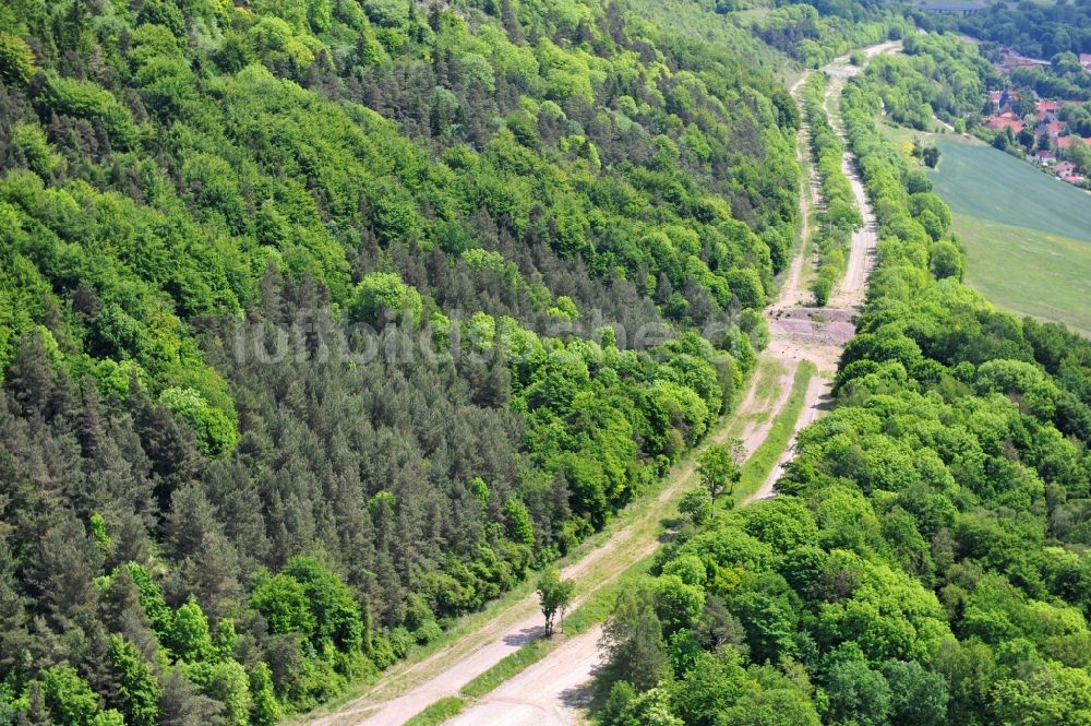 Wutha-Farnroda aus der Vogelperspektive: Renaturierung der Autobahn- Trasse der BAB A4 über die Hörselberge im Waldgebiet in Wutha-Farnroda im Bundesland Thüringen, Deutschland