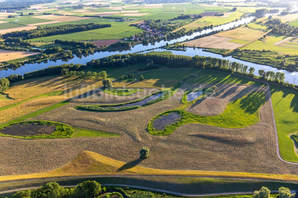 Luftbild Kirchroth - Renaturierung an den Uferbereichen des Flusses Donau mit Polder in Kirchroth im Bundesland Bayern, Deutschland