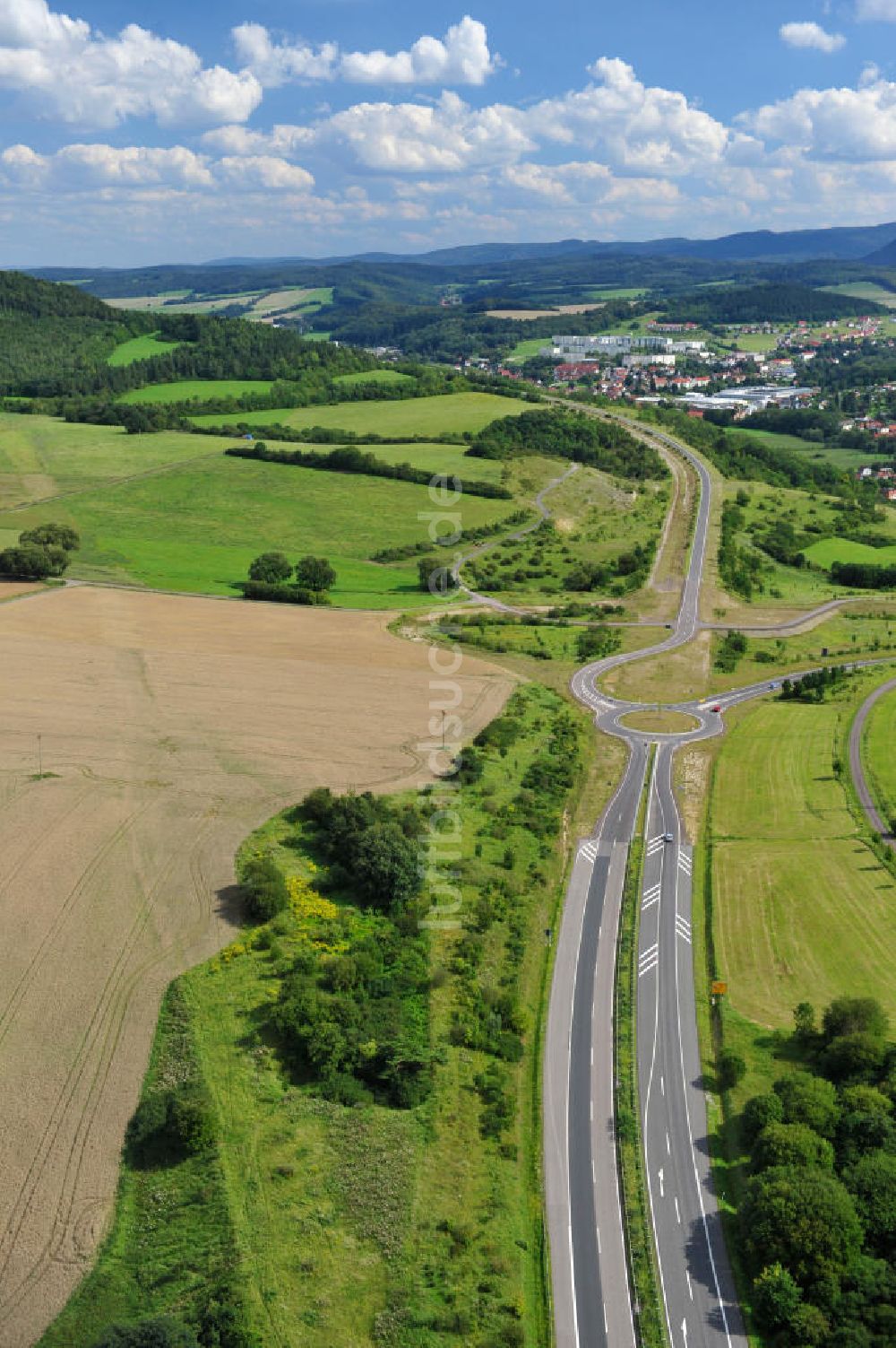 Luftaufnahme Wutha-Farnroda - Renaturierungsarbeiten am alten Streckenverlauf der Autobahn E40 / A4 in Thüringen