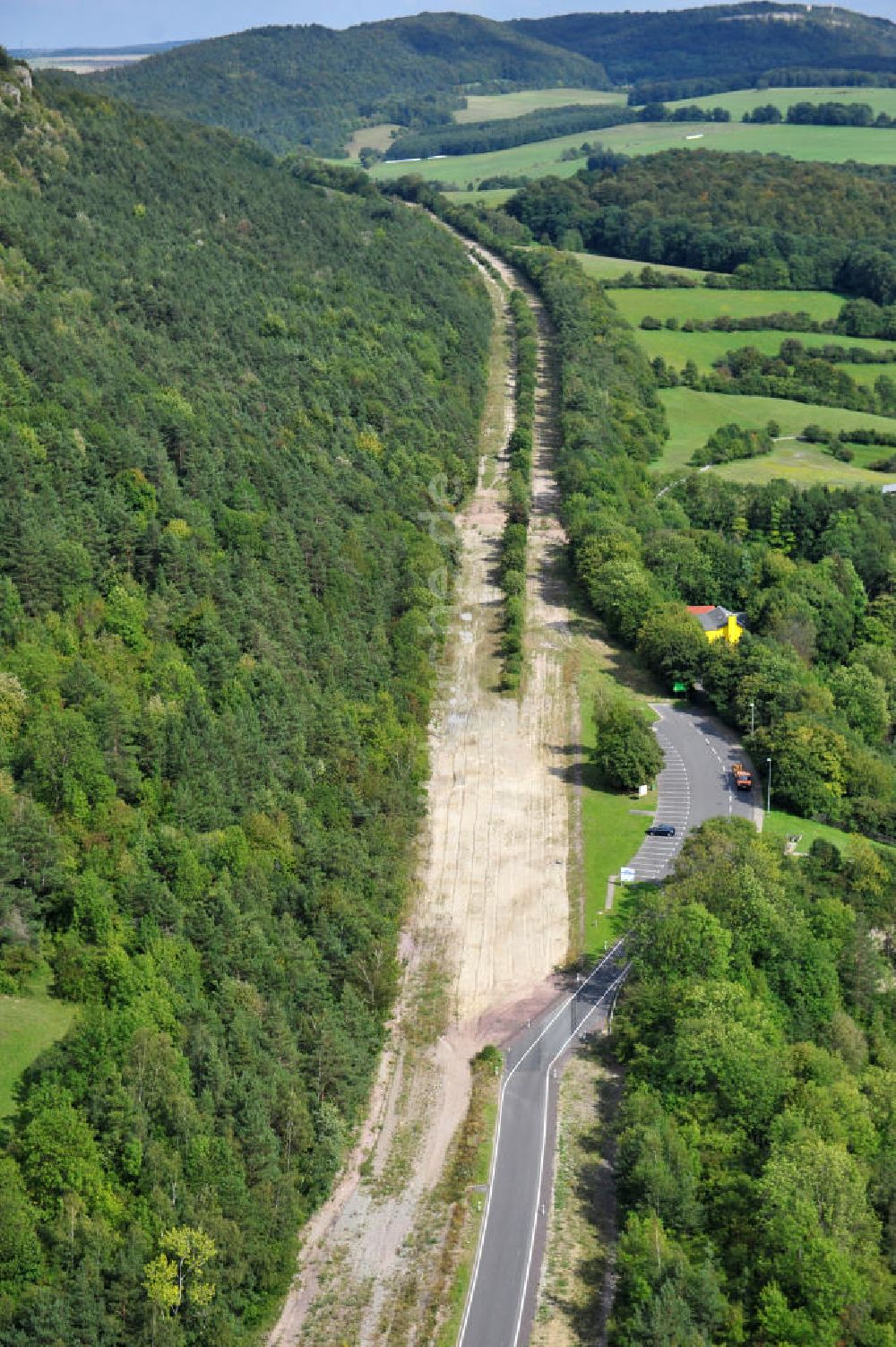 Wutha-Farnroda aus der Vogelperspektive: Renaturierungsarbeiten am alten Streckenverlauf der Autobahn E40 / A4 in Thüringen