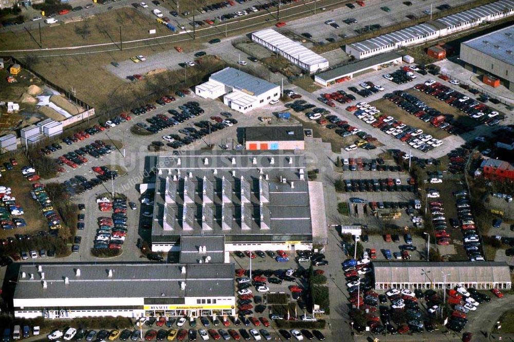 Luftbild Berlin-Hohenschönhausen - Renault-Autohaus an der Konrad-Wolf-Straße