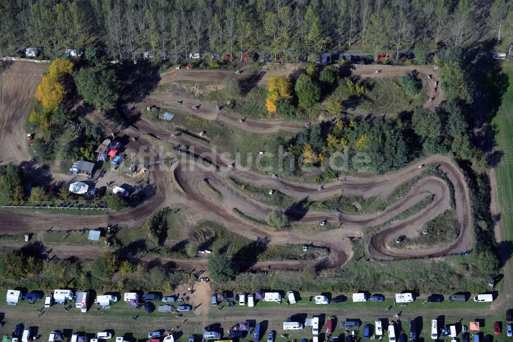 Luftaufnahme Schönfeld - Rennstrecke der Rennbahn MX Arena in Schönfeld im Bundesland Brandenburg