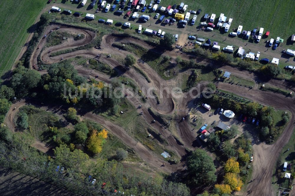 Luftaufnahme Schönfeld - Rennstrecke der Rennbahn MX Arena in Schönfeld im Bundesland Brandenburg