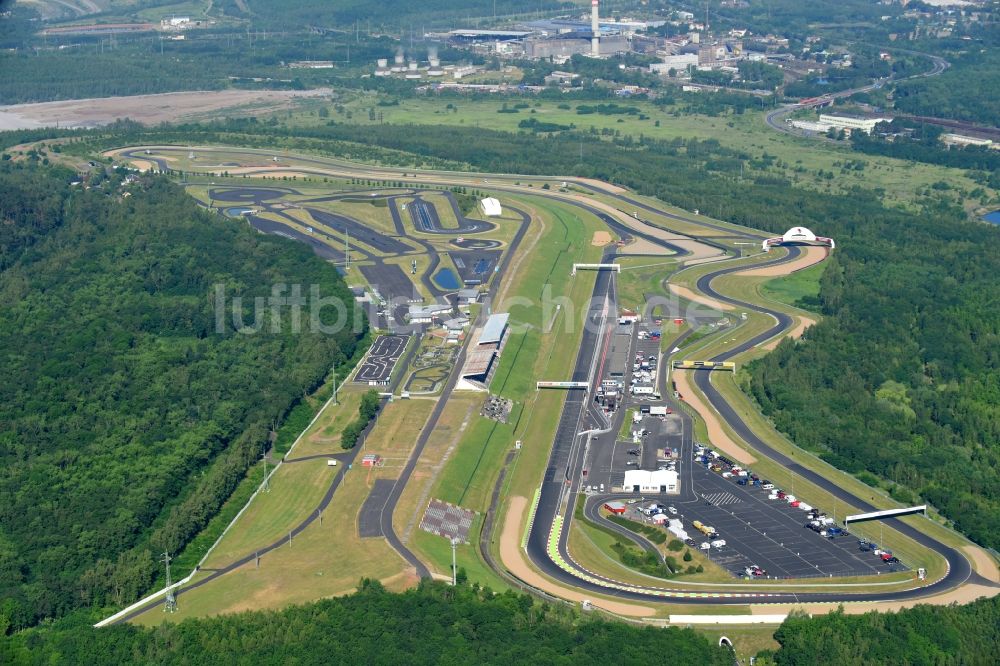 Most von oben - Rennstrecke der Rennbahn Autodrom Most an der Tvrzova in Most in , Tschechien