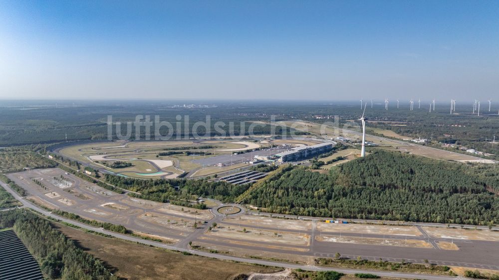 Schipkau aus der Vogelperspektive: Rennstrecke der Rennbahn DEKRA Lausitzring in Schipkau im Bundesland Brandenburg, Deutschland