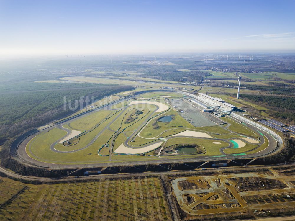 Schipkau von oben - Rennstrecke der Rennbahn DEKRA Lausitzring in Schipkau im Bundesland Brandenburg, Deutschland