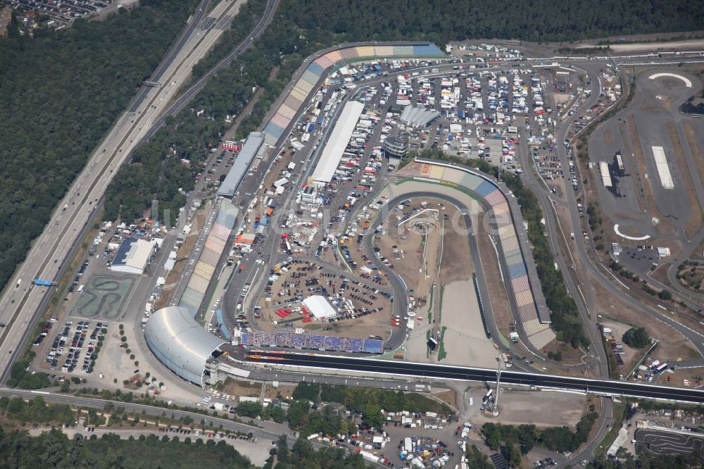 Luftbild Hockenheim - Rennstrecke der Rennbahn Hockenheimring Baden-Württemberg in Hockenheim im Bundesland Baden-Württemberg