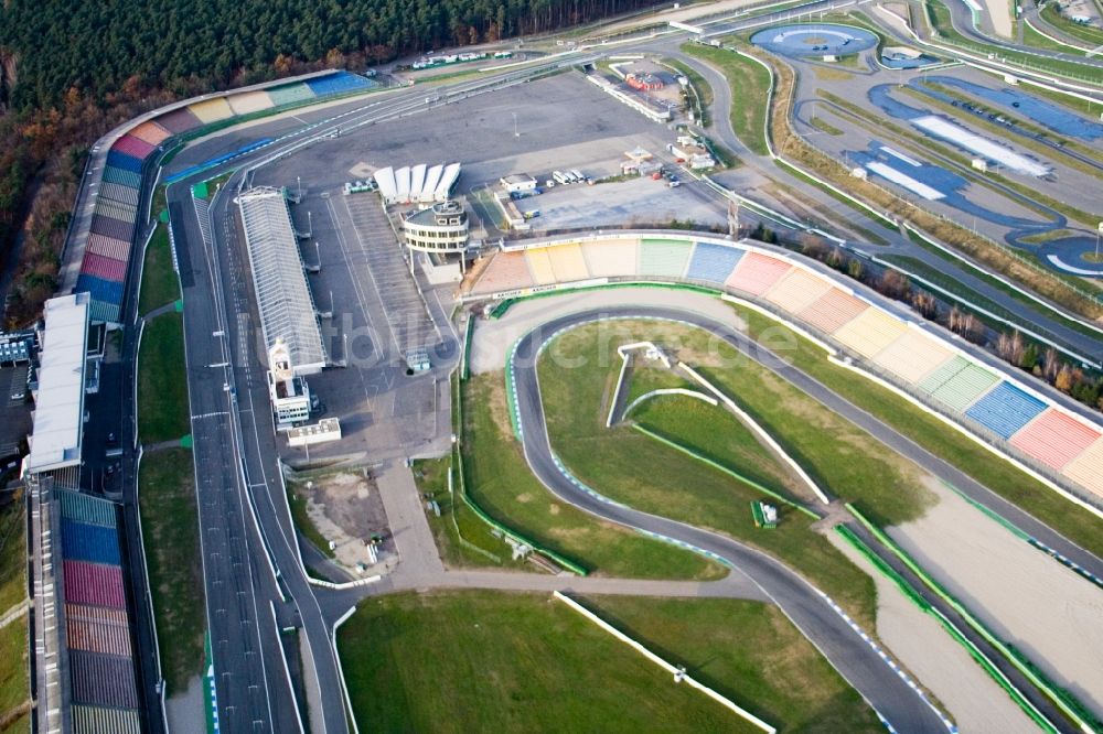 Hockenheim von oben - Rennstrecke der Rennbahn Hockenheimring Baden-Württemberg in Hockenheim im Bundesland Baden-Württemberg, Deutschland