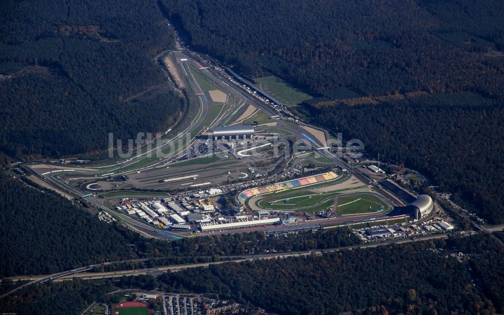 Hockenheim von oben - Rennstrecke der Rennbahn Hockenheimring in Hockenheim im Bundesland Baden-Württemberg