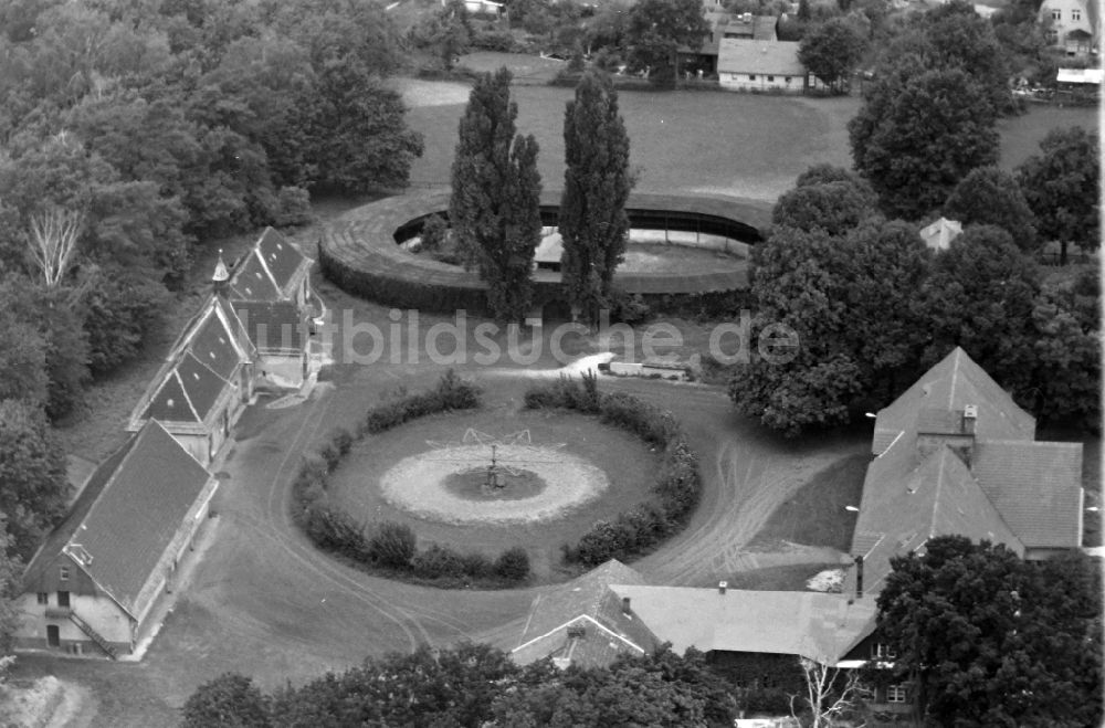 Luftbild Hoppegarten - Rennstrecke der Rennbahn in Hoppegarten im Bundesland Brandenburg, Deutschland