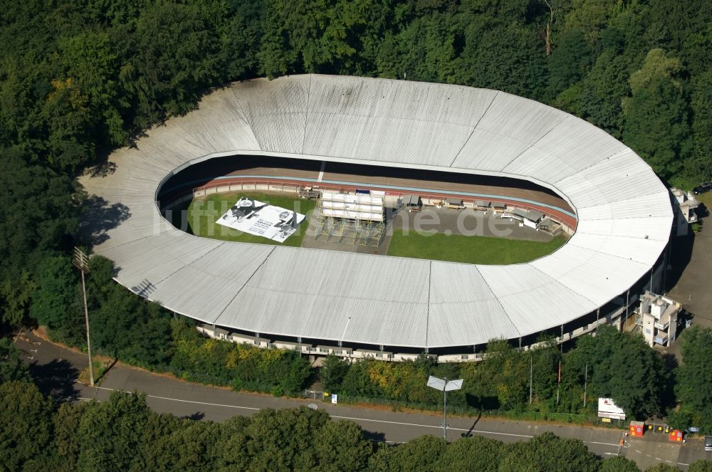 Köln aus der Vogelperspektive: Rennstrecke der Rennbahn Radstadion Köln an der Aachener Str in Köln im Bundesland Nordrhein-Westfalen, Deutschland