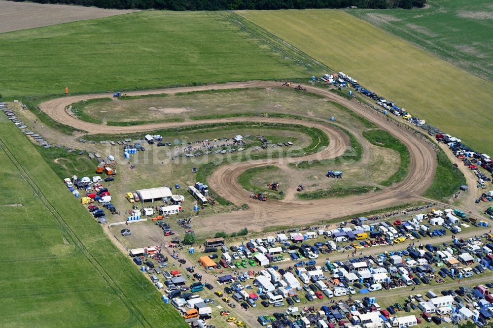 Wegendorf von oben - Rennstrecke der Rennbahn Stock Car Rennen in Wegendorf im Bundesland Brandenburg, Deutschland