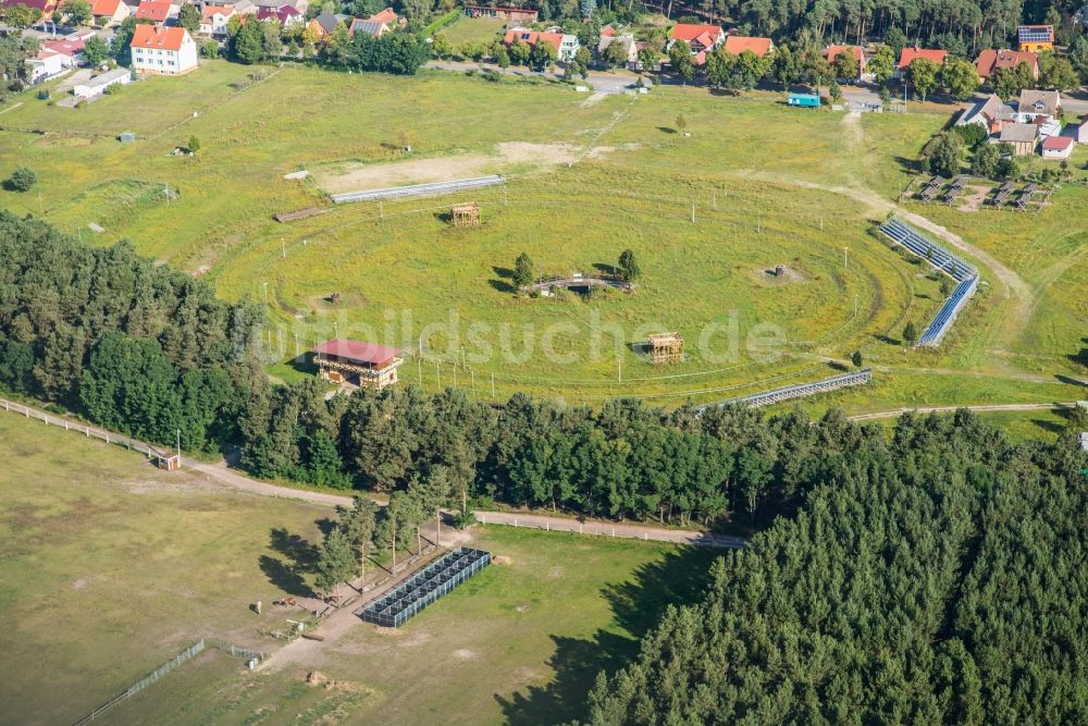 Luftbild Brück - Rennstrecke der Rennbahn Titanen Arena für Kaltblutpferderennen in Brück im Bundesland Brandenburg, Deutschland