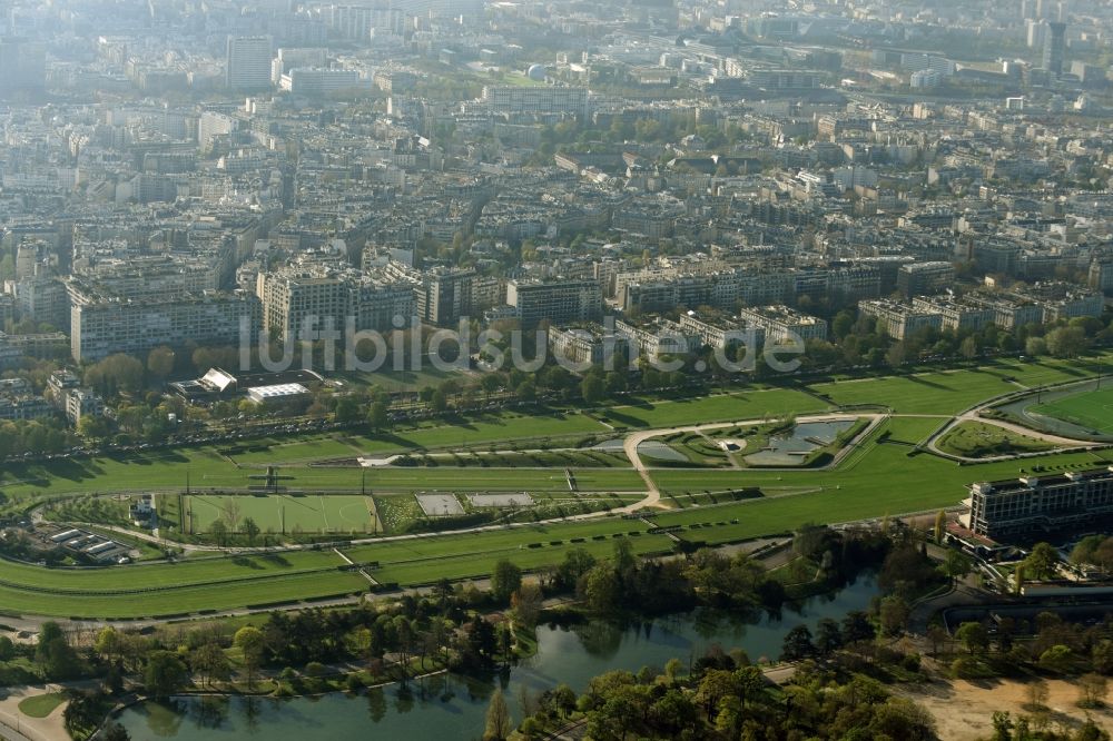 Paris aus der Vogelperspektive: Rennstrecke der Rennbahn - Trabrennbahn Hippodrome Auteuil an der Route d'Auteuil aux Lacs in Paris in Ile-de-France, Frankreich