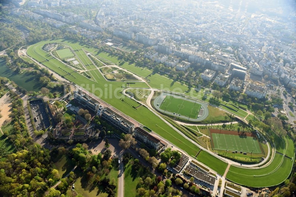 Paris von oben - Rennstrecke der Rennbahn - Trabrennbahn Hippodrome Auteuil an der Route d'Auteuil aux Lacs in Paris in Ile-de-France, Frankreich