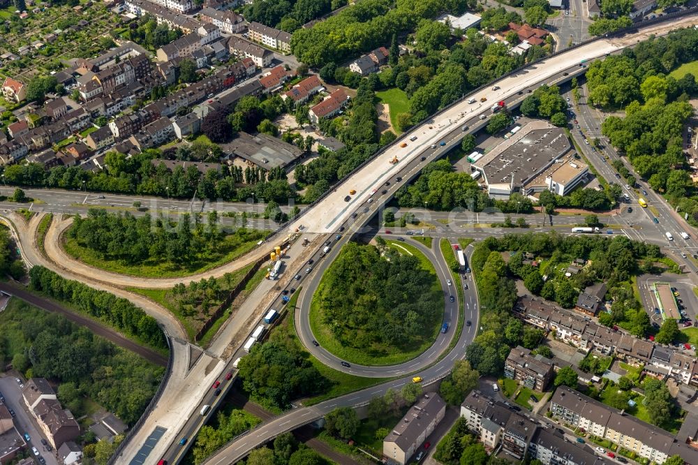 Duisburg aus der Vogelperspektive: Renovierung der Bundesautobahn A 59 in Duisburg im Bundesland Nordrhein-Westfalen