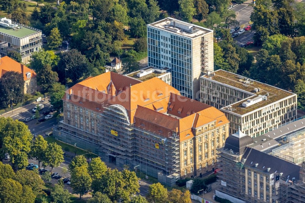 Luftaufnahme Düsseldorf - Renovierungsarbeiten An Der Fassade Des ...