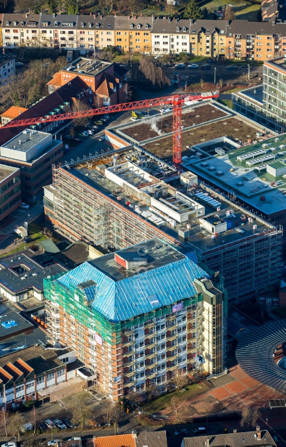 Luftbild Bochum - Renovierungsarbeiten nach dem Brand am Gebäude des Universitätsklinikum Bergmannsheil in Bochum im Bundesland Nordrhein-Westfalen