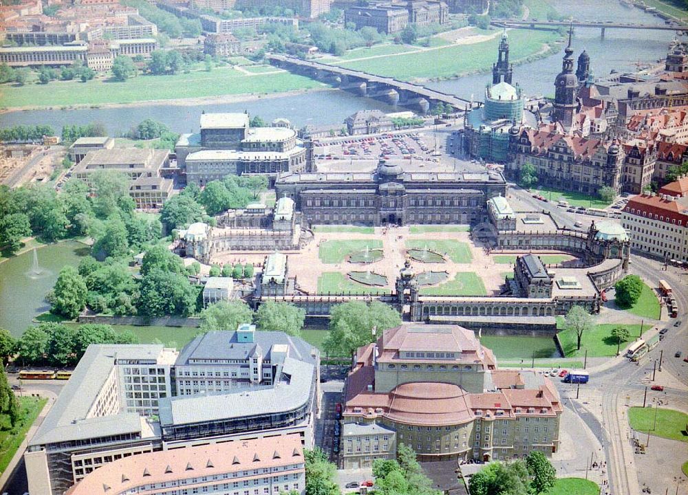 Dresden / Sachs. von oben - Repräsentanz der DRESDNER BANK am Dresdner Zwinger.