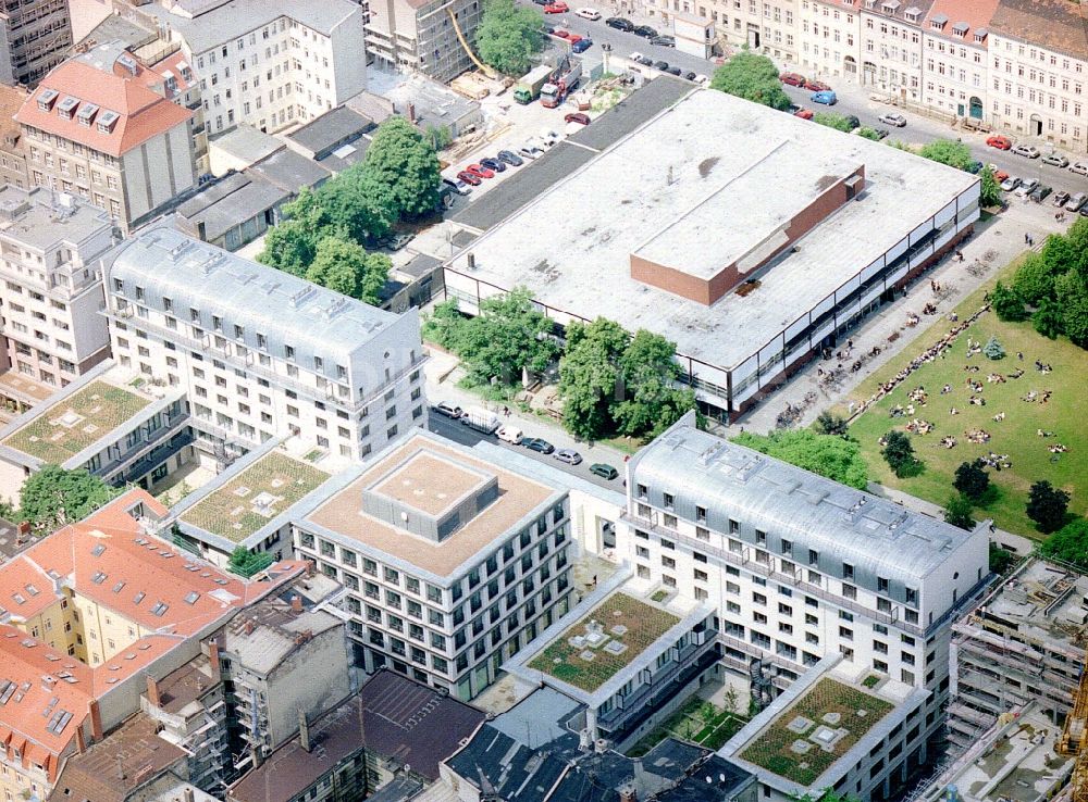 Berlin von oben - Residenz am Deutschen Theater an der Reinhardtstraße im Ortsteil Mitte in Berlin, Deutschland