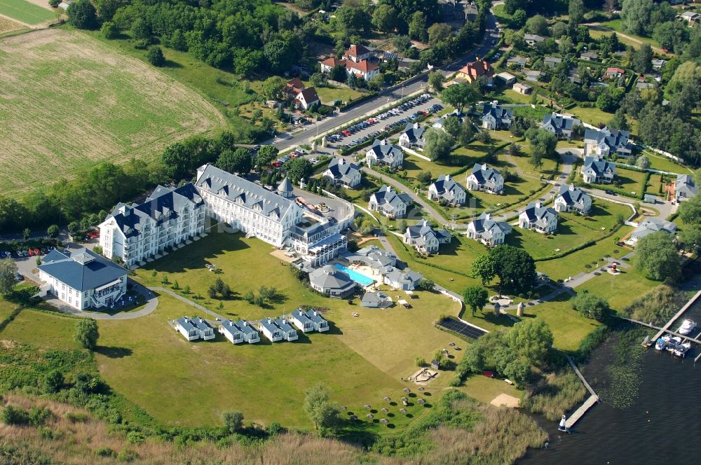 Luftbild Petzow - Resort Schwielowsee Hotel Seaside Garden in Petzow, einem Ortsteil von Werder im Bundesland Brandenburg