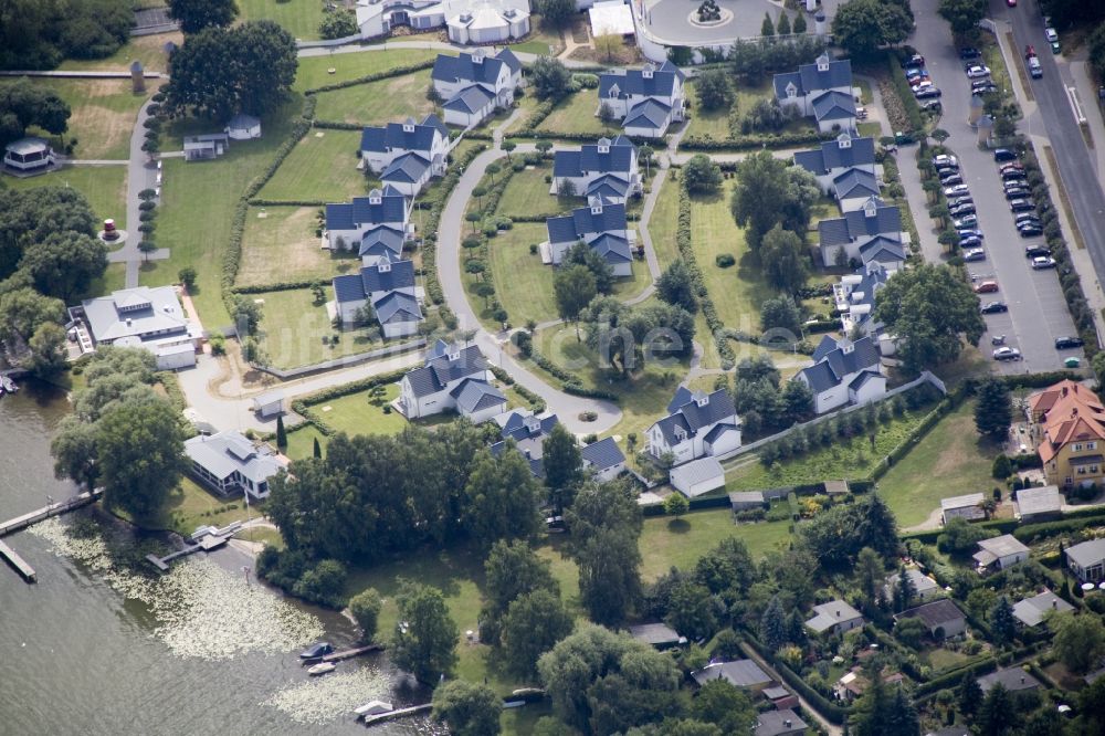 Petzow von oben - Resort Schwielowsee Hotel Seaside Garden in Petzow, einem Ortsteil von Werder im Bundesland Brandenburg