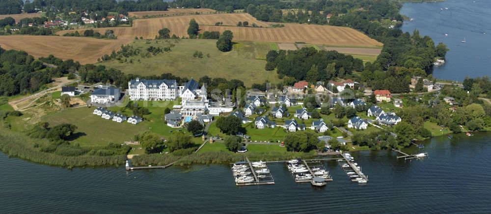 Werder (Havel) aus der Vogelperspektive: Resort Schwielowsee Hotel Seaside Garden in Petzow, einem Ortsteil von Werder im Bundesland Brandenburg