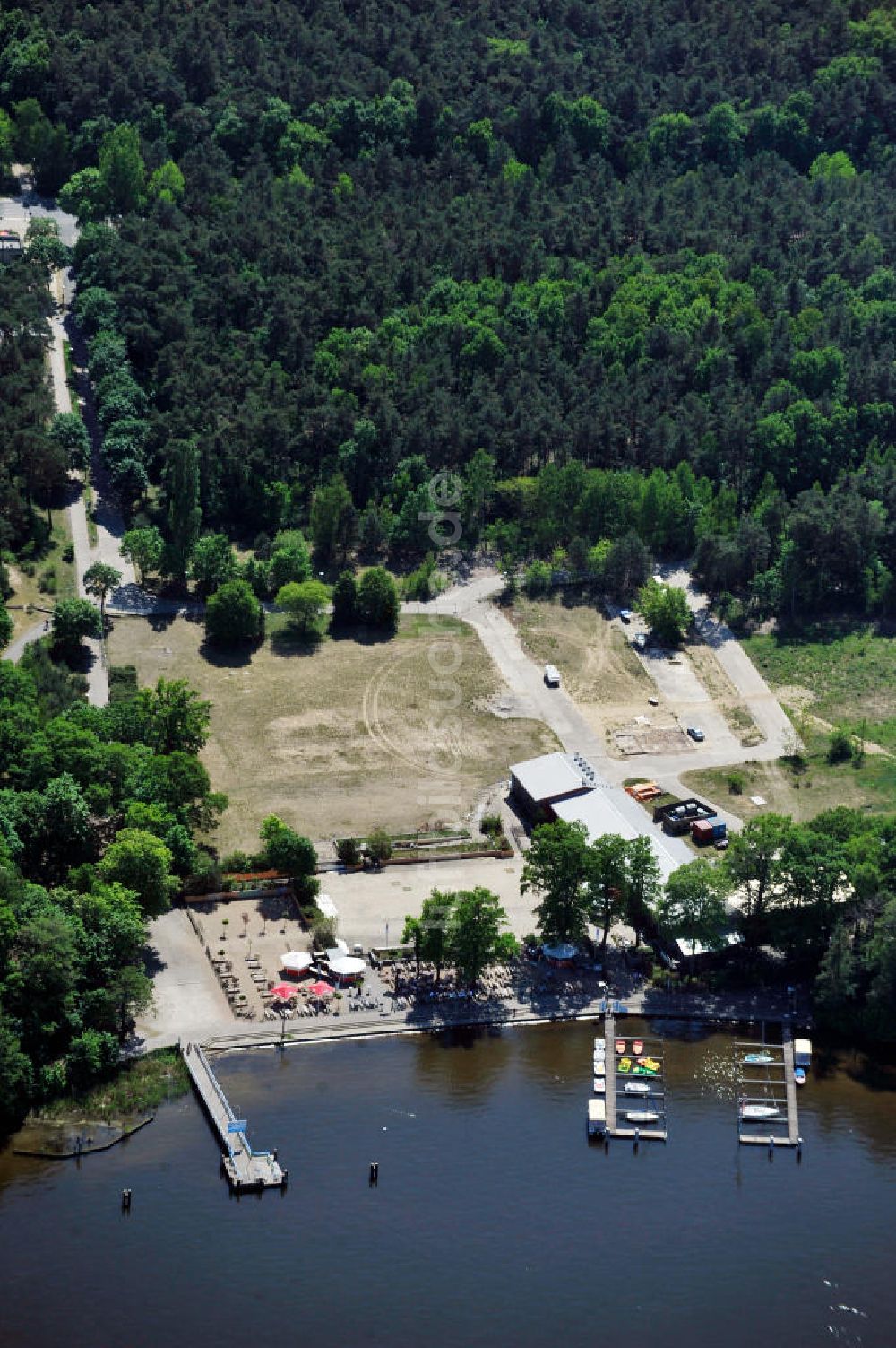 Luftbild Berlin - Restaurant und Biergarten Müggelsee Terrassen in Berlin-Köpenick