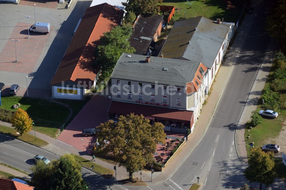 Luftbild Werneuchen - Restaurant, Gebäude und Gastgarten des italienischen Restaurants Villa Toskana in Werneuchen im Bundesland Brandenburg