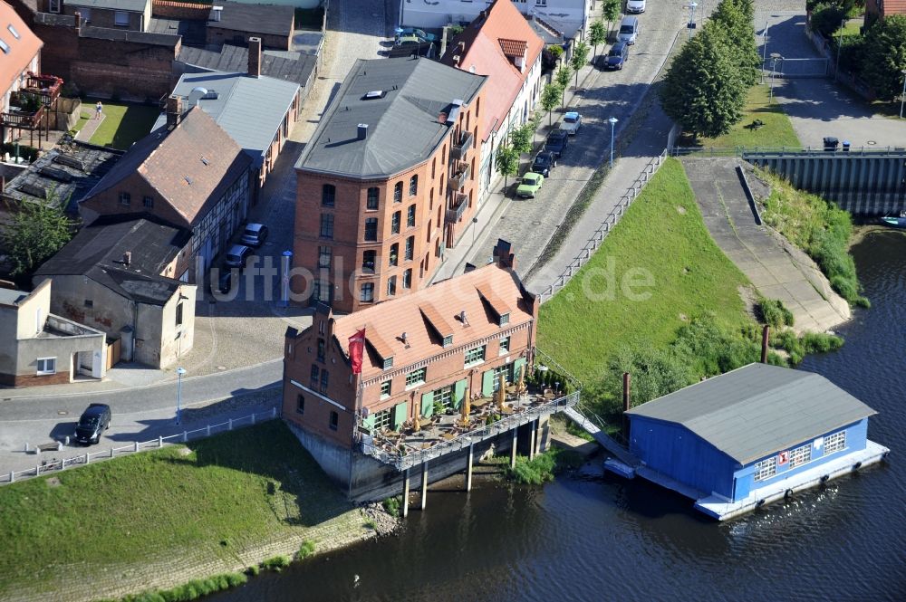 Wittenberge von oben - Restaurant Kranhaus am Ufer der Elbe in Wittenberge im Bundesland Brandenburg