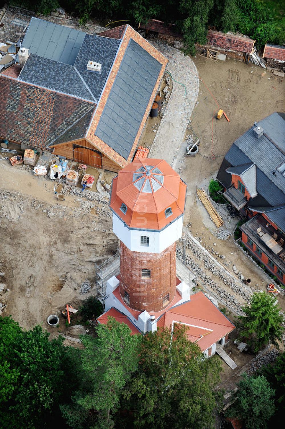 Graal Müritz von oben - Restaurationsarbeiten am Wasserturm in Graal-Müritz in Mecklenburg-Vorpommern